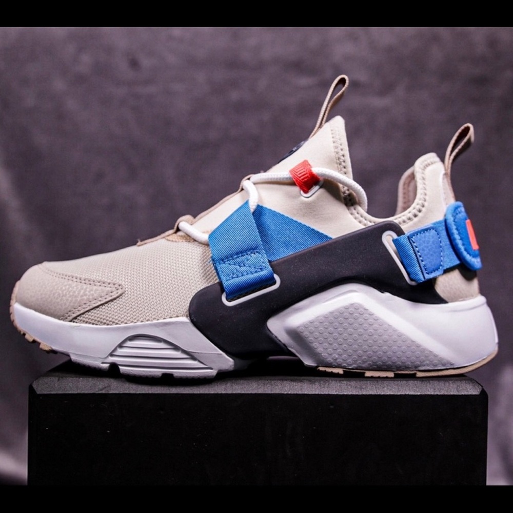 Nike Air Huarache City Low Women’s 8 - NWB